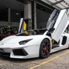 Khám phá Lamborghini Aventador LP700-4: Giá bán, Thông số và Đánh giá chi tiết