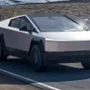 Tesla Cybertruck 2026: Đột phá công nghệ và thiết kế trên đường phố Việt Nam
