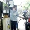 Xăng có màu gì? Giải mã sắc tố và đặc điểm nhận biết