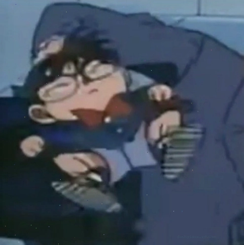 Ảnh meme Conan đang nhìn chằm chằm với vẻ mặt dò xét