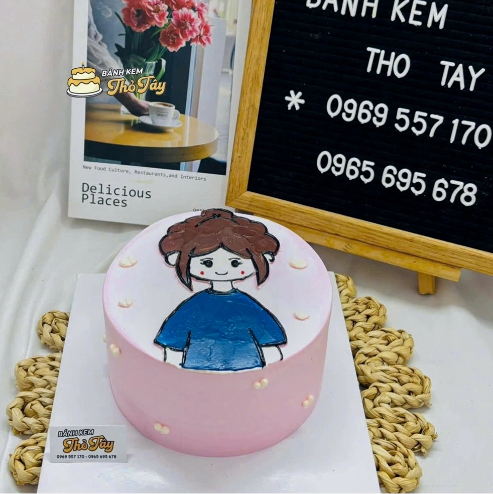 Bánh kem vẽ hình cô gái màu hồng