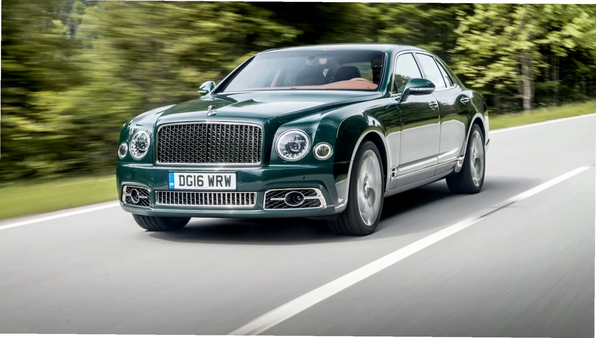 Bentley - Biểu tượng của sự sang trọng và uy lực trên đường phố