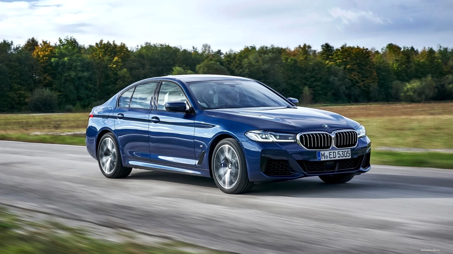 BMW 7 Series là dòng xe cao cấp của BMW với nhiều công nghệ hiện đại