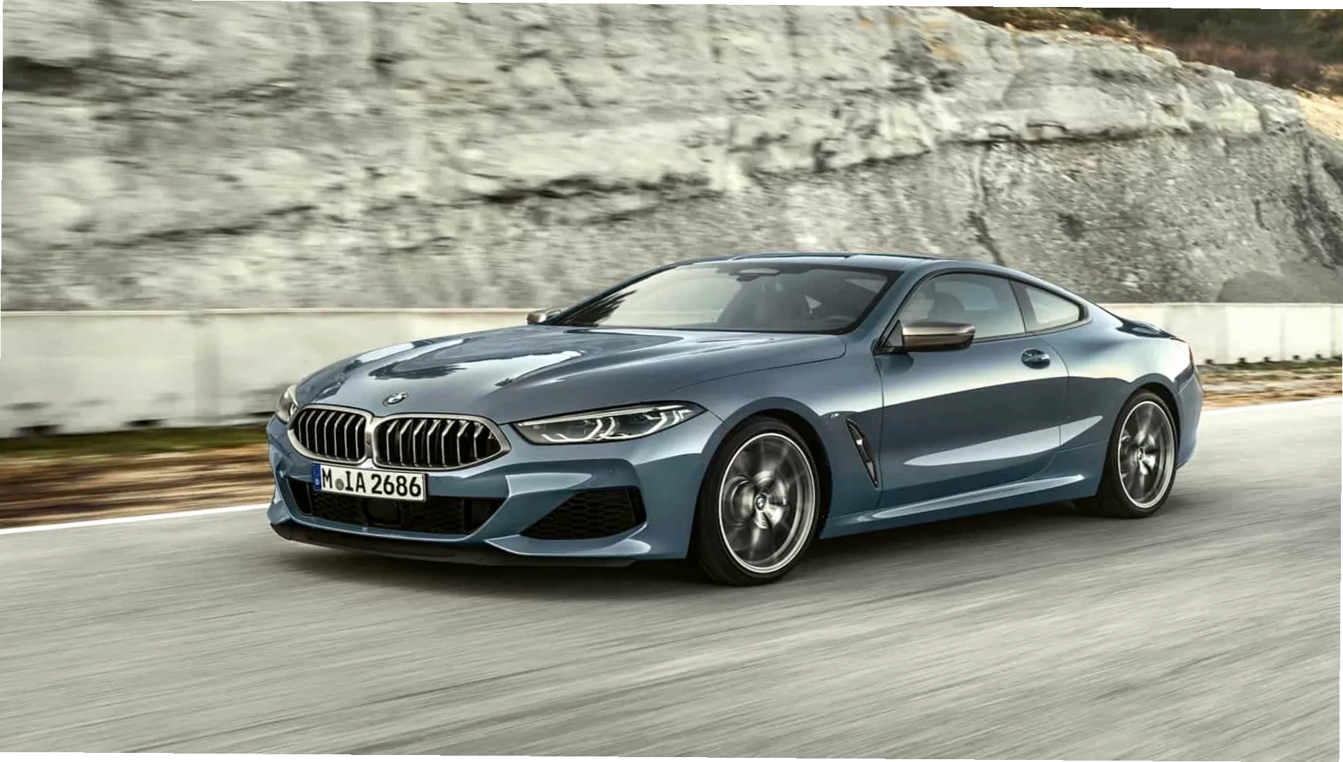BMW - hãng xe sang nổi tiếng với hiệu suất và công nghệ lái