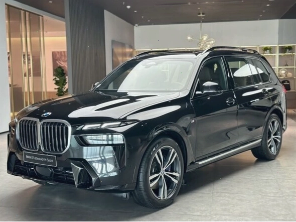 BMW X7 phiên bản M Sport với thiết kế thể thao