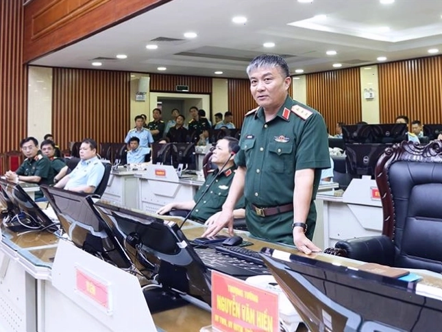 Bộ Quốc phòng làm việc với Quân chủng Phòng không Không quân