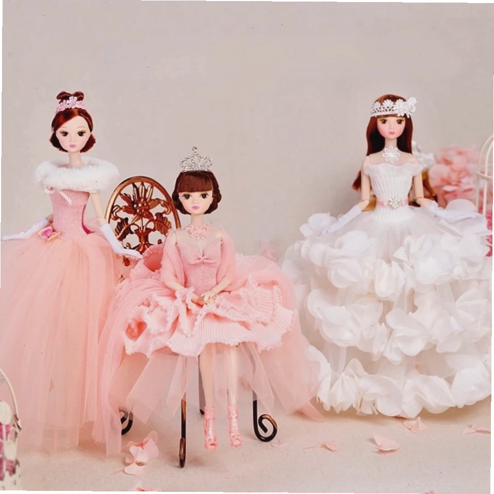 Bộ sưu tập váy áo đa dạng của Princess Dolly