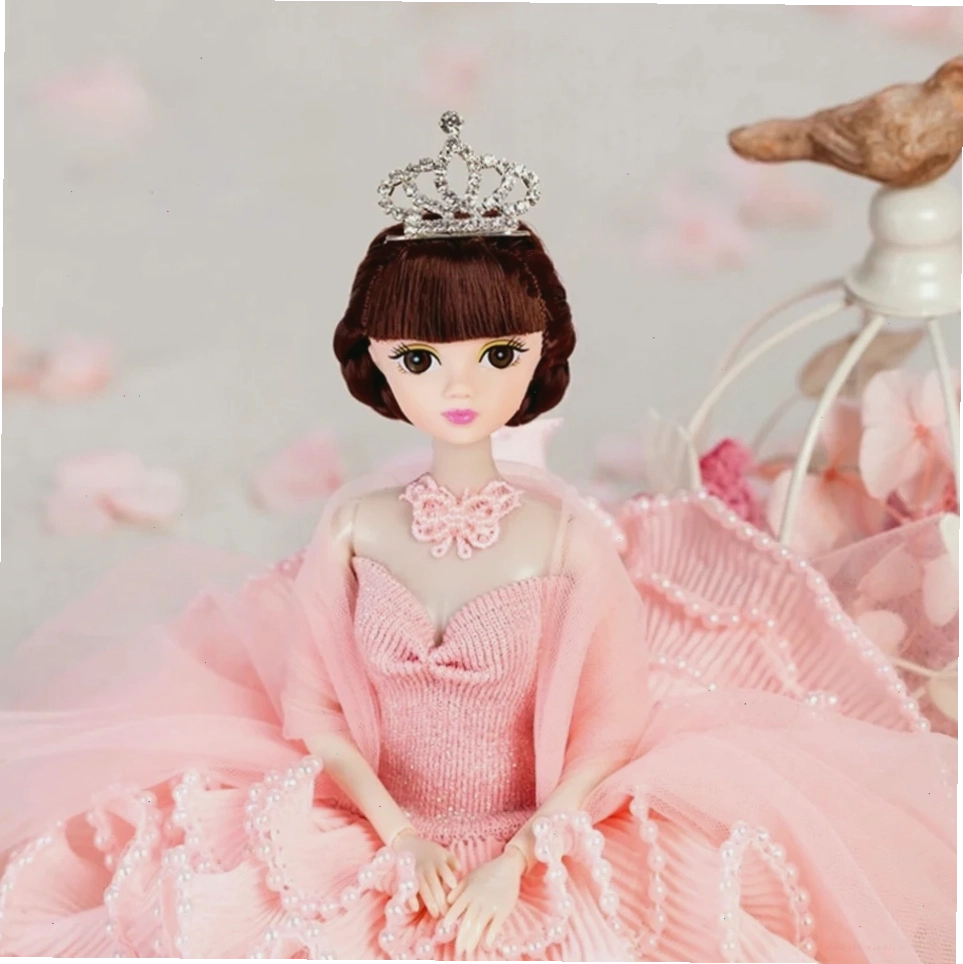 Búp bê Princess Dolly trong các bối cảnh khác nhau