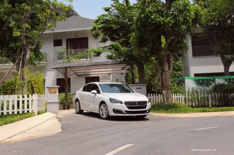 Các tính năng an toàn và tiện nghi trên Peugeot 508 2026