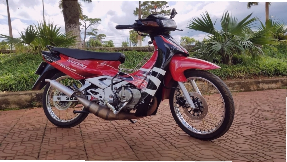 Cận cảnh chi tiết động cơ Suzuki Satria 2000 đã được độ
