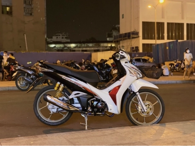 Cận cảnh động cơ Honda Future Mập