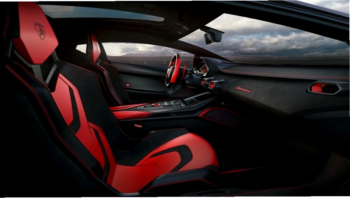 Cận cảnh khối động cơ V12 mạnh mẽ của Lamborghini