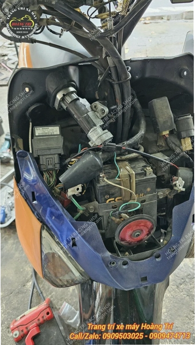 Cận cảnh ổ khóa zin của xe Honda SCR - Khóa cơ