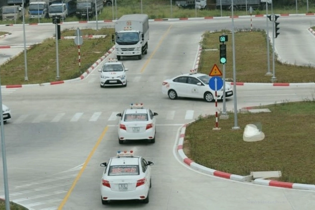 Chi phí học lái xe phụ thuộc vào nhu cầu ôn luyện