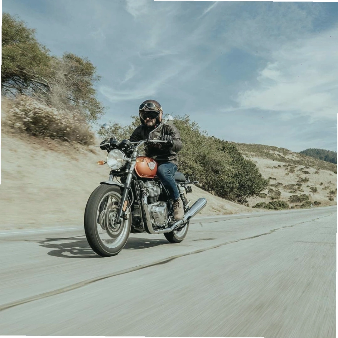 Chi tiết bình xăng Royal Enfield 650