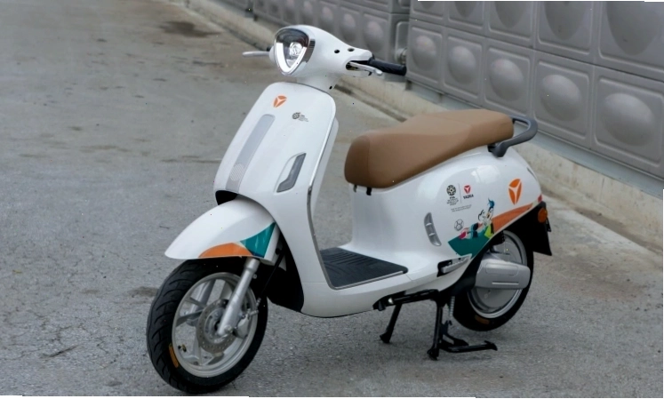 Chi tiết các nút điều khiển và màn hình hiển thị trên xe Yadea Orla