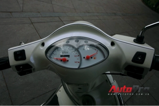 Chi tiết cốp xe Attila Elizabeth