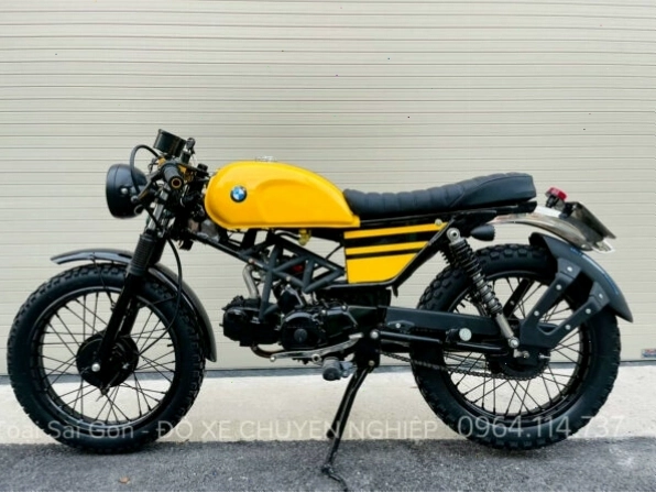 Chi tiết màu sơn đỏ ấn tượng trên xe Brixton Cafe Racer BX125R