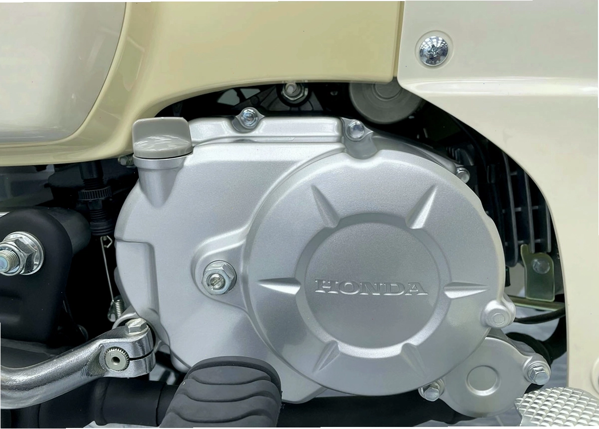 Chi tiết nắp máy xe Cub 50 Honda