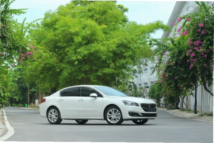 Chi tiết nội thất và bảng điều khiển của Peugeot 508 2026