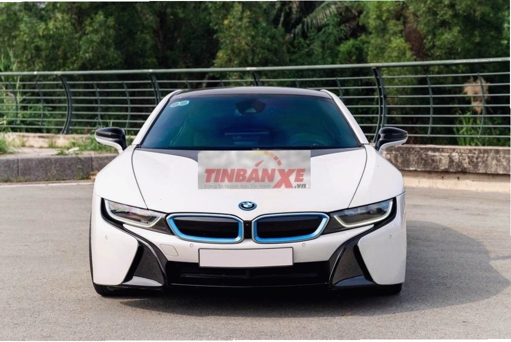 Chi tiết nội thất xe BMW i8 cũ