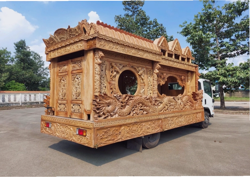 Chi tiết phần đầu xe rồng