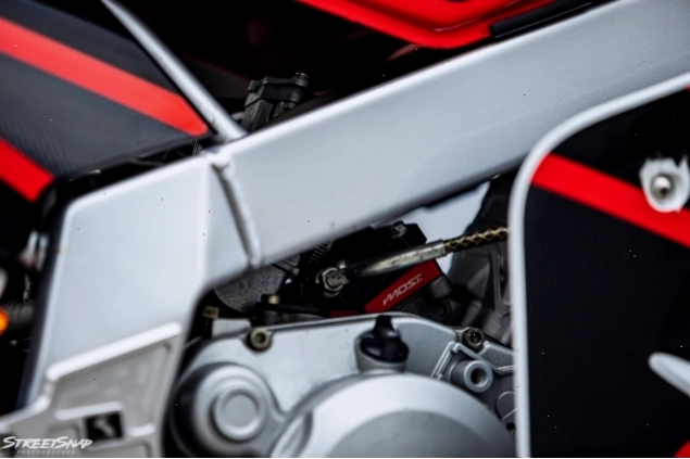 Chi tiết phần yên xe và đuôi xe của Honda NSR độ