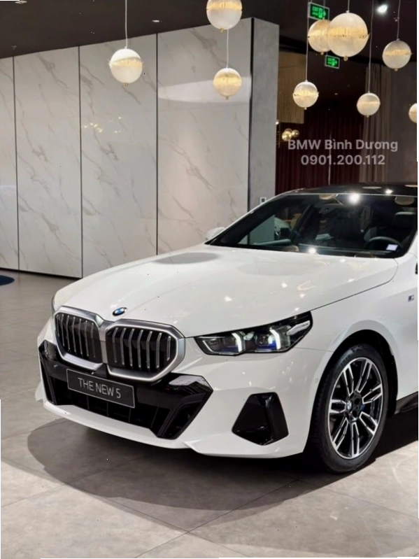 Chi tiết thiết kế ngoại thất của BMW 3 Series phiên bản M Sport