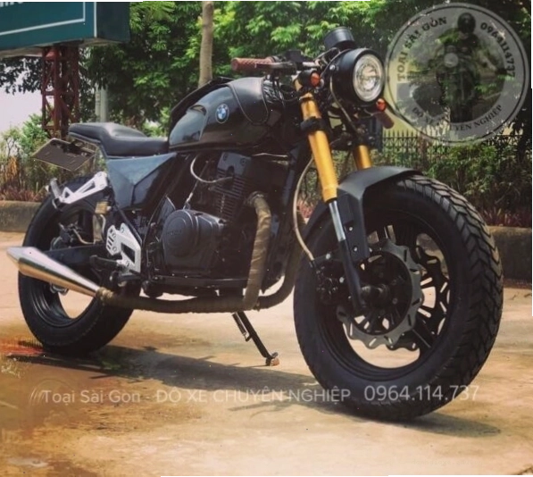 Chi tiết yên xe solo và bình xăng thu gọn trên Rebel 125 độ Bobber