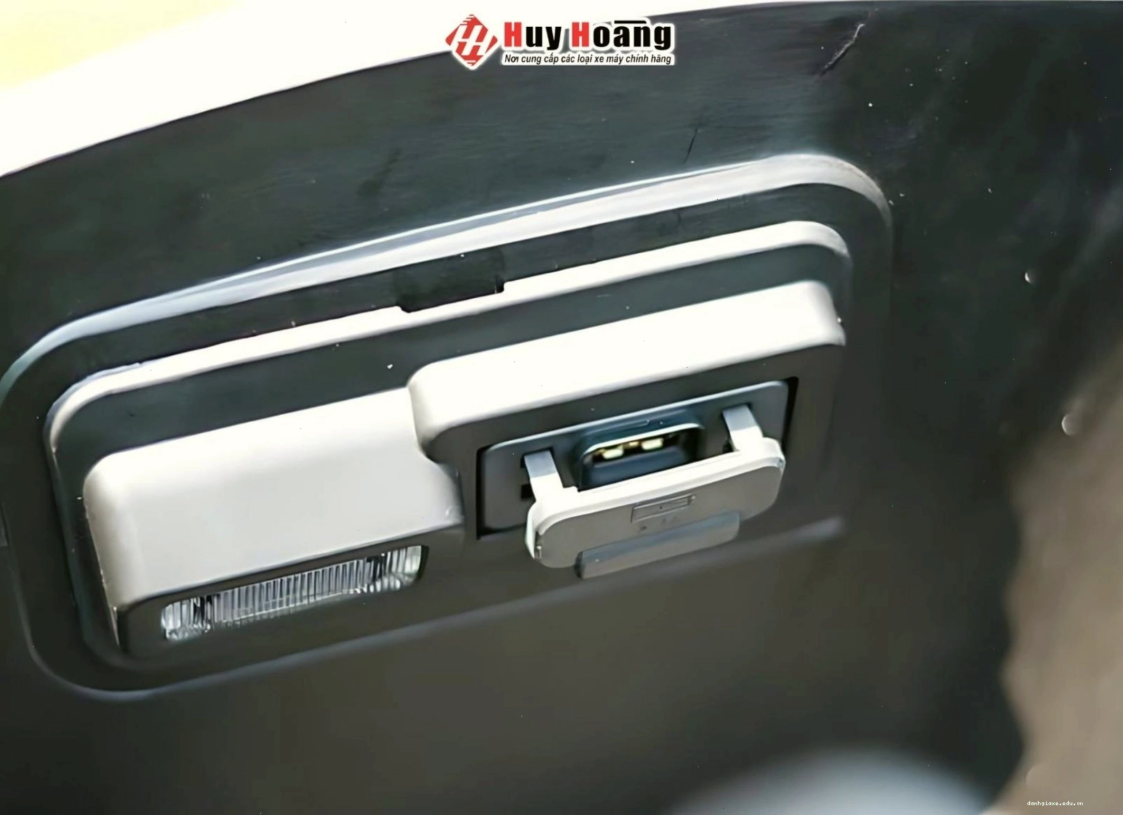 Cổng sạc USB tiện lợi trên Honda Air Blade 160