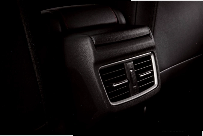 Cửa gió điều hòa cho hàng ghế sau trên Honda Civic
