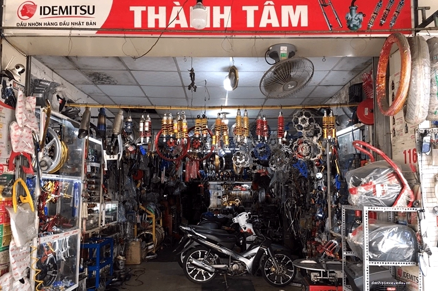Cửa hàng sửa xe máy tại Long Biên