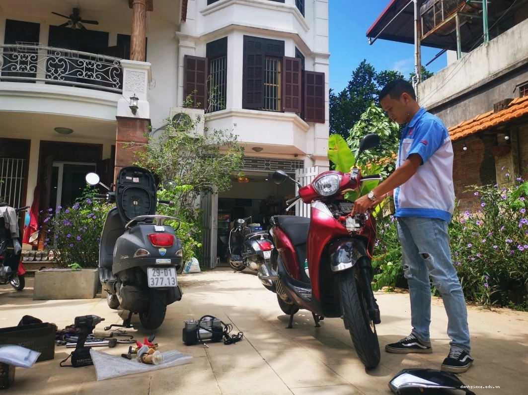 Cứu hộ xe máy Honda SH đang gặp sự cố