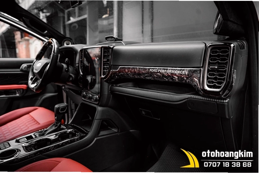 Dán decal carbon trang trí nội thất ô tô