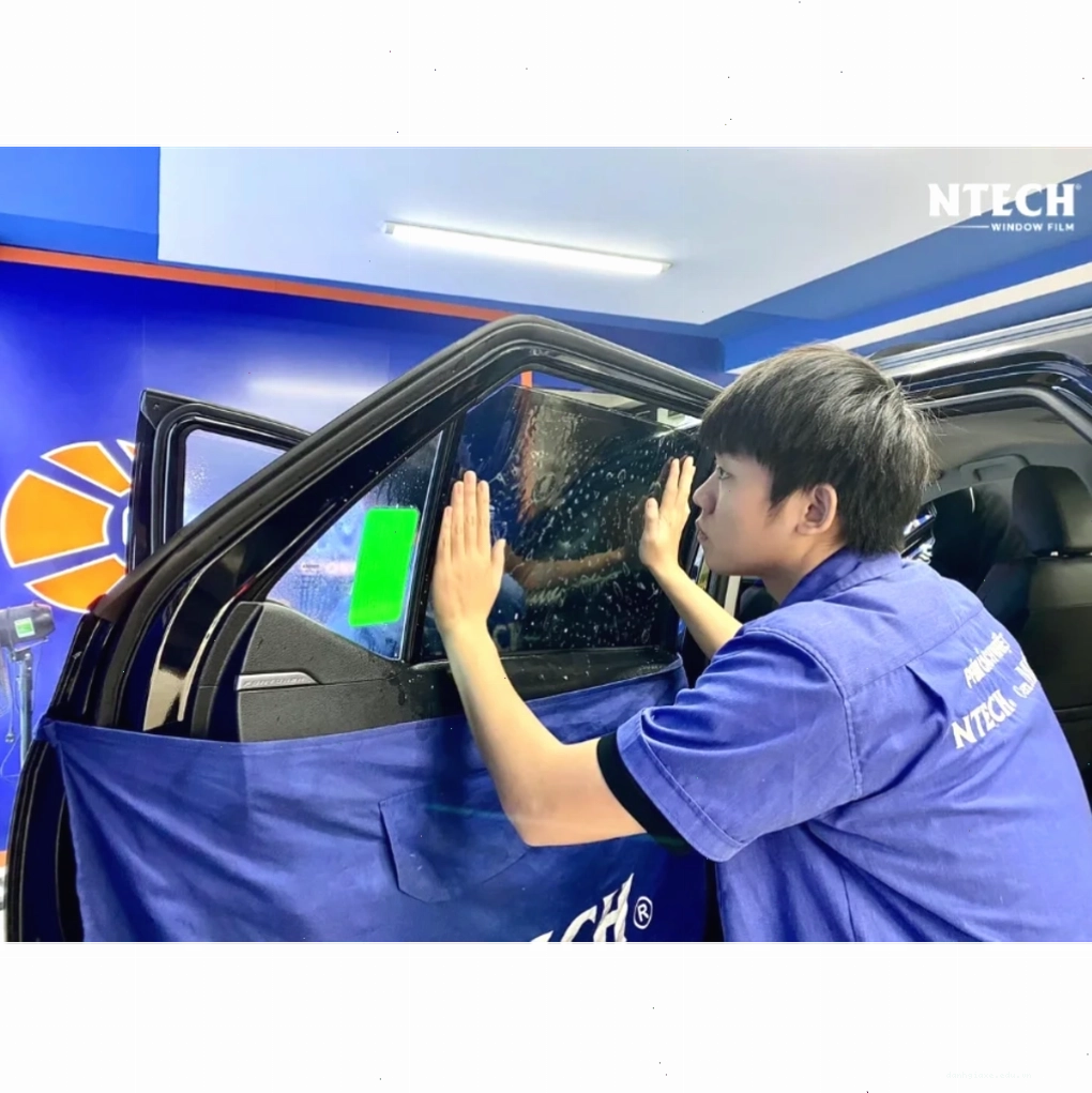 Dán phim cách nhiệt ô tô Ntech
