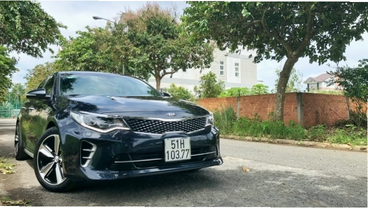 Đánh giá Kia Optima - Nội thất và các tính năng an toàn