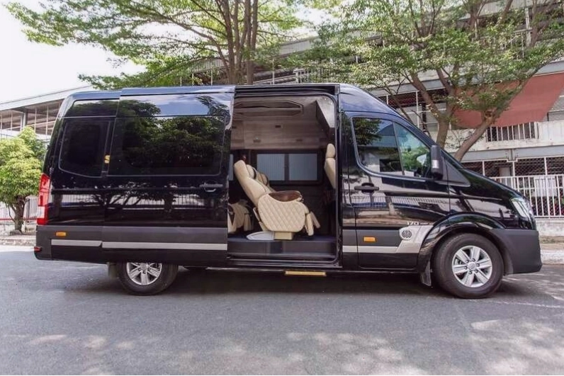 Dịch vụ vận chuyển hành khách bằng limousine cao cấp
