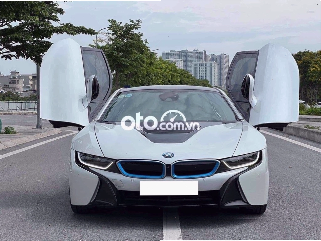 Động cơ hybrid của BMW i8 cũ mang lại hiệu suất mạnh mẽ và tiết kiệm