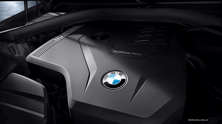 Động cơ mạnh mẽ của BMW 320i cũ