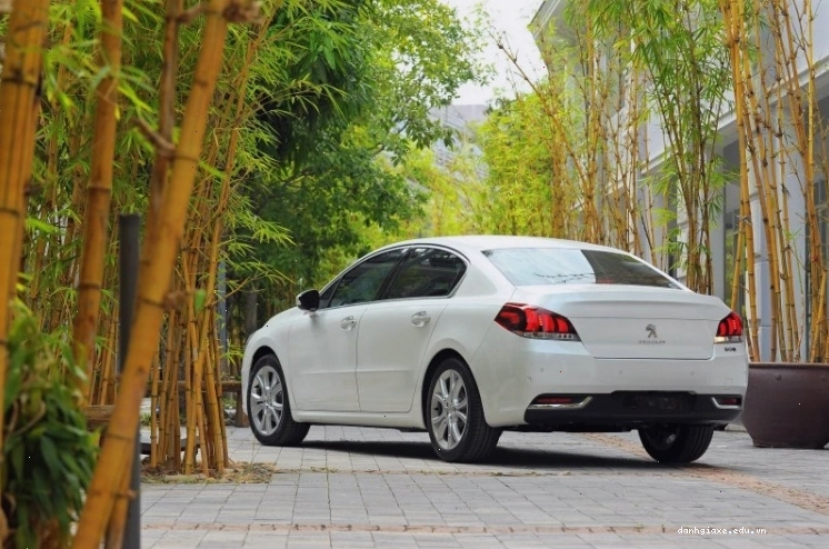 Động cơ mạnh mẽ và tiết kiệm nhiên liệu của Peugeot 508