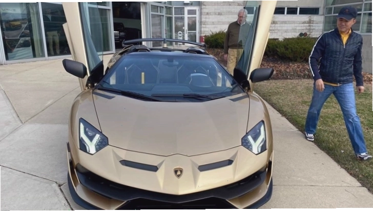 Động cơ V12 của Lamborghini Aventador SVJ Roadster