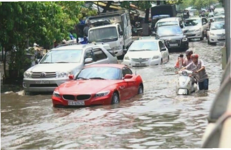 Đưa xe đến gara uy tín để kiểm tra và sửa chữa sau khi bị ngập nước