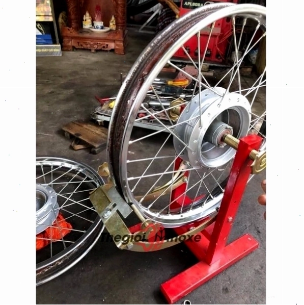 Giá cân vành xe máy - Dụng cụ hỗ trợ kiểm tra độ phẳng của vành