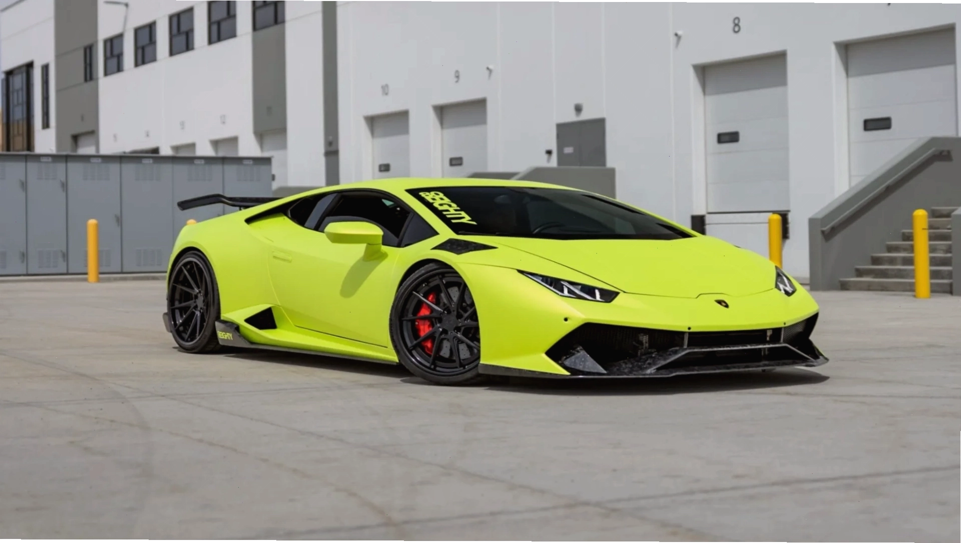 Giá xe Lamborghini Aventador LP700-4