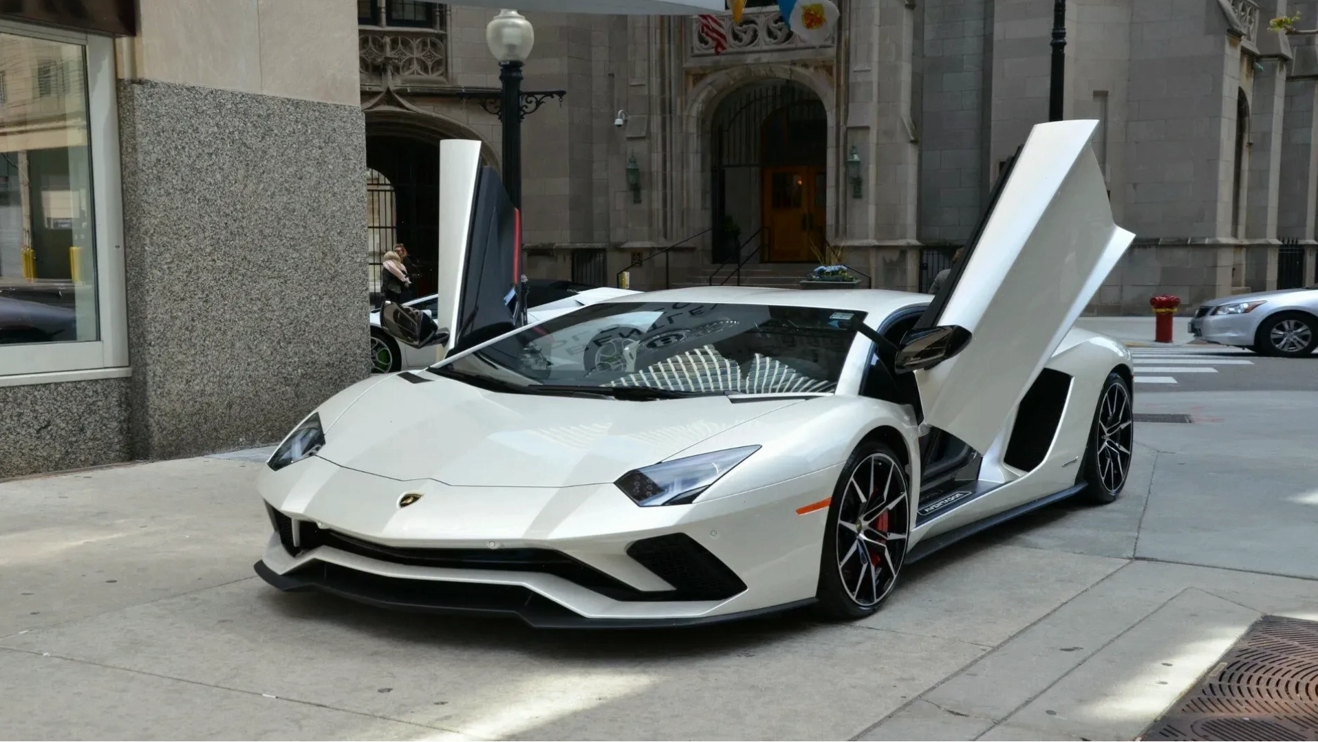 Giá xe Lamborghini Aventador S