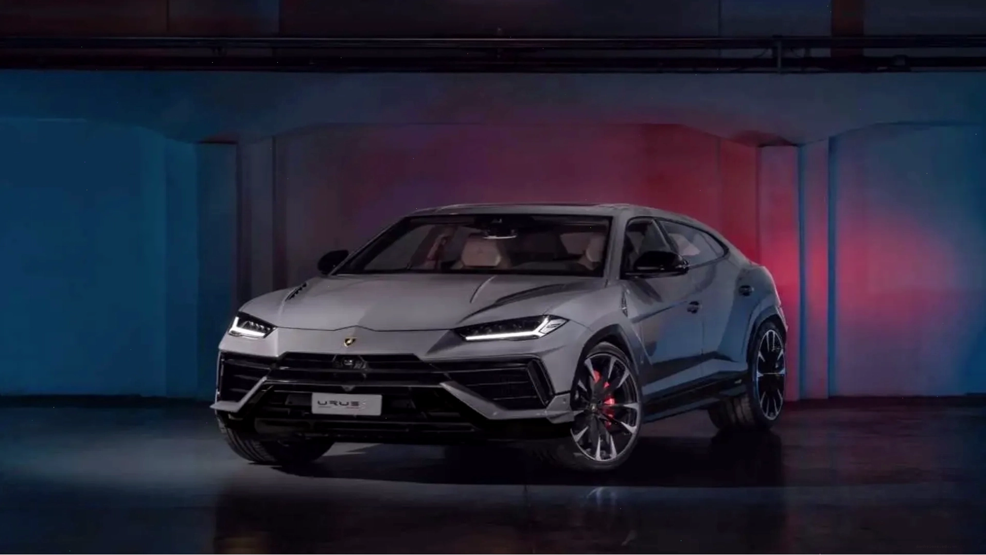 Giá xe Lamborghini Urus tại Việt Nam