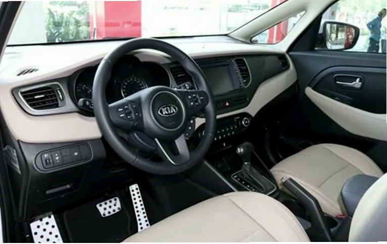 Hàng ghế thứ hai và thứ ba trên Kia Rondo 2019