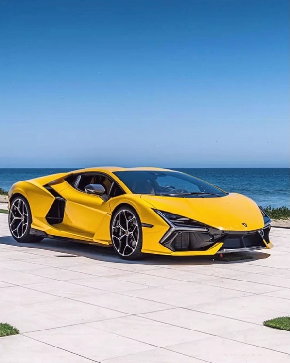 Hình ảnh Lamborghini Revuelto bên bãi biển xanh mát