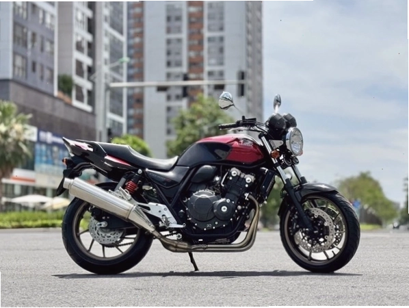 Honda CB400 Super Four phiên bản đặc biệt
