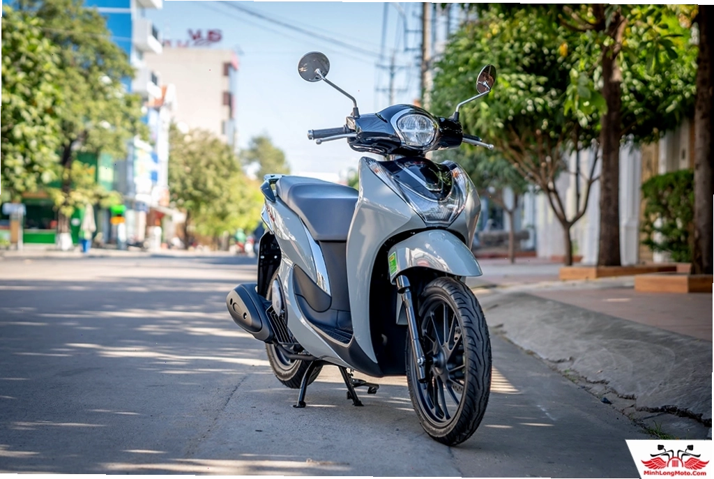 Honda SH Mode thể thao màu xám đen